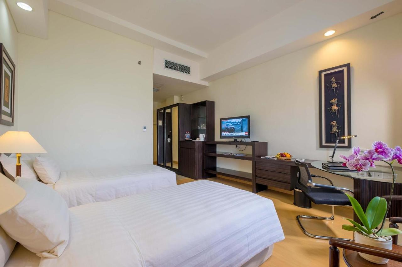 Sintesa Peninsula Hotel Палембанг Екстериор снимка