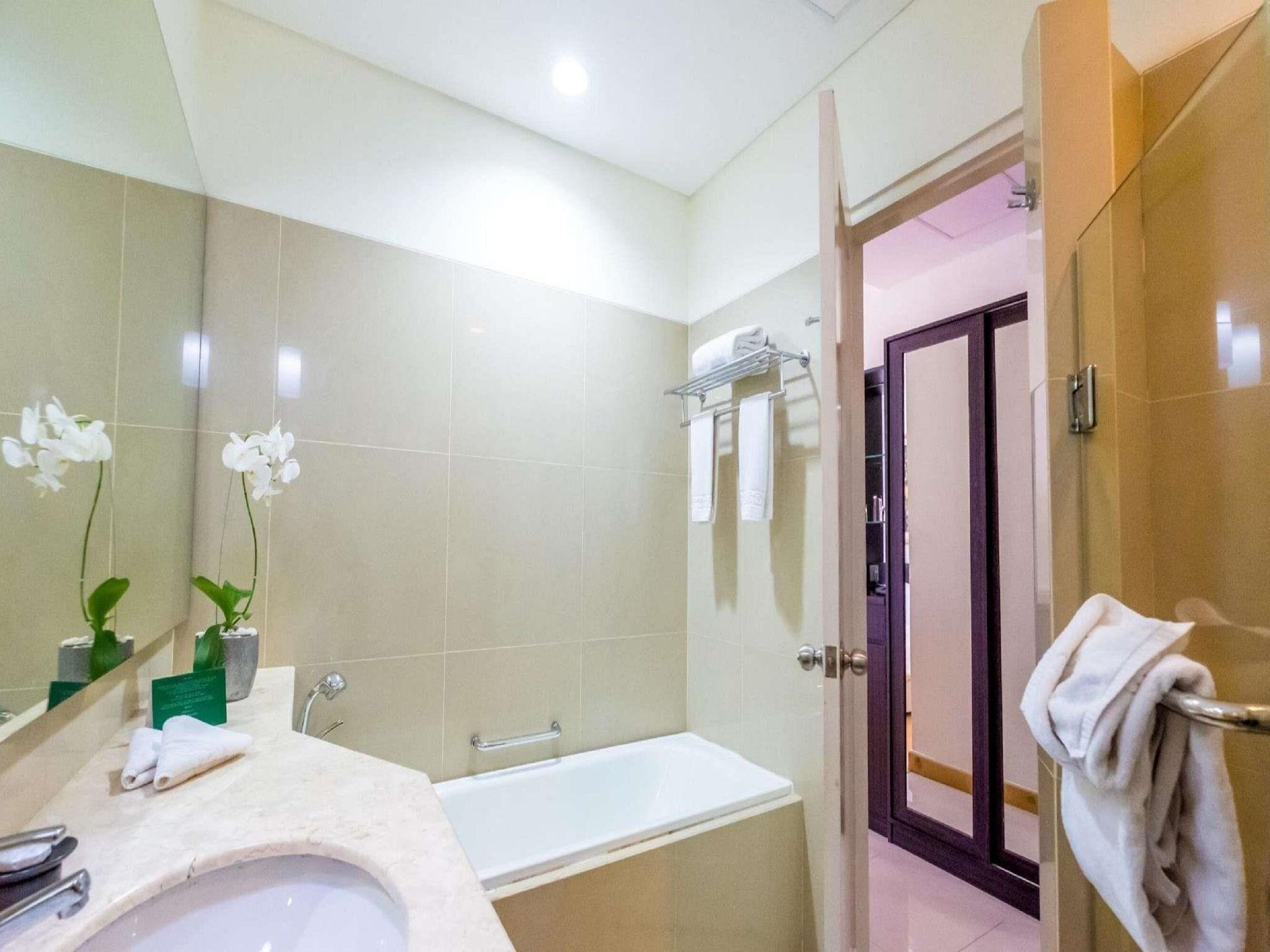 Sintesa Peninsula Hotel Палембанг Екстериор снимка