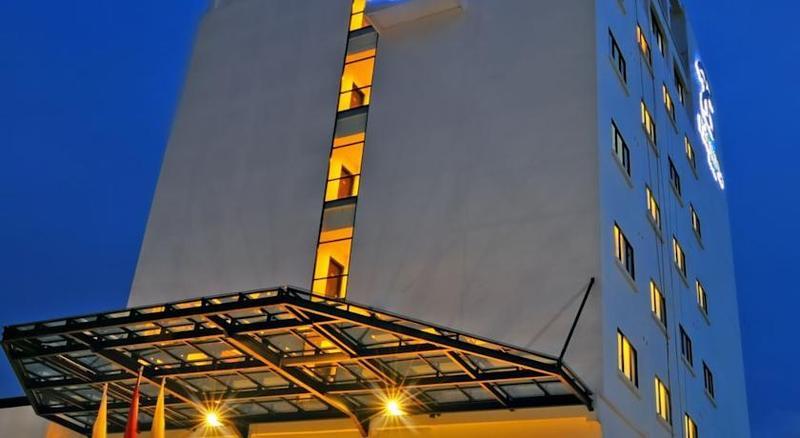 Sintesa Peninsula Hotel Палембанг Екстериор снимка