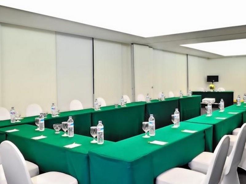 Sintesa Peninsula Hotel Палембанг Екстериор снимка