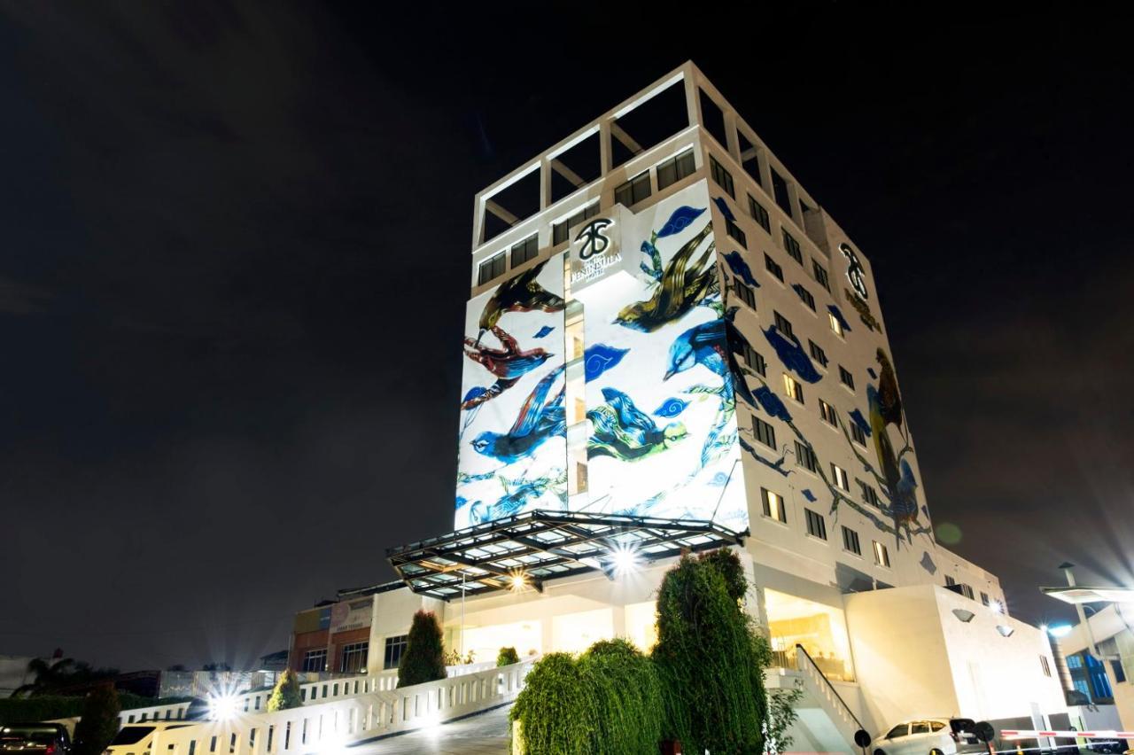 Sintesa Peninsula Hotel Палембанг Екстериор снимка